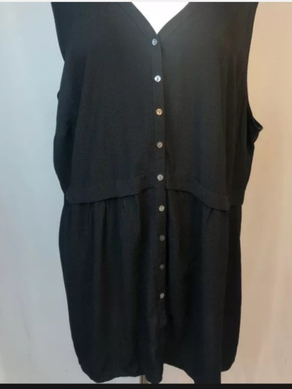 J. Jill Black Sleeveless Tunic- L